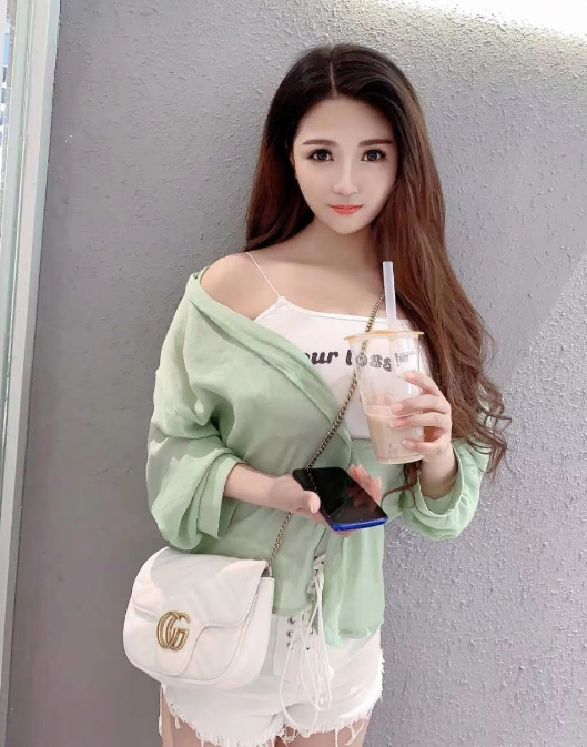 眼缘不错的美女