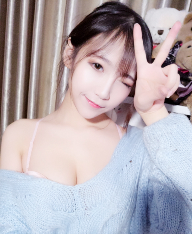 调教大三学生妹，搞了一地的水